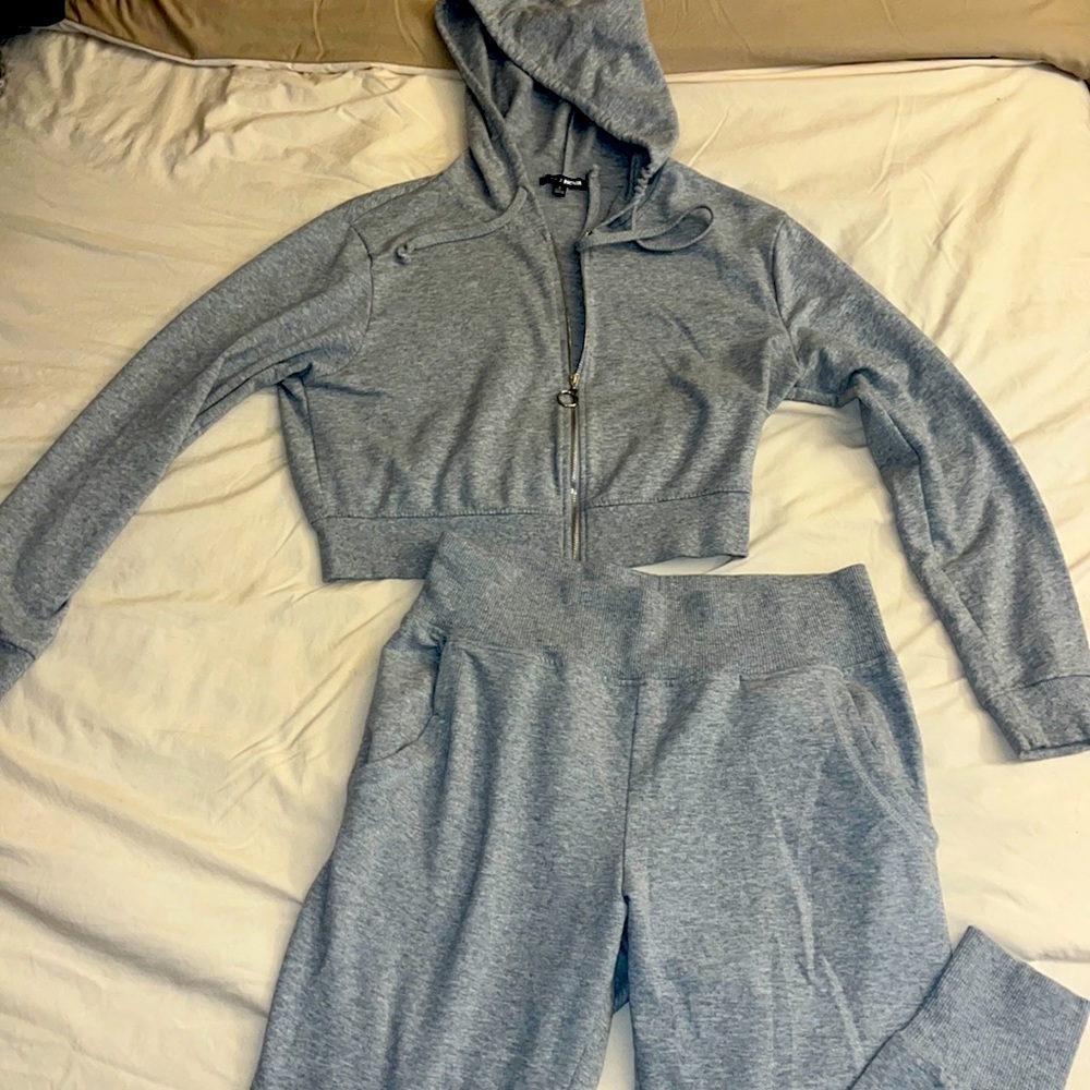 Fashion nova Gray tracksuit ideal for curvy women size M (8-10)